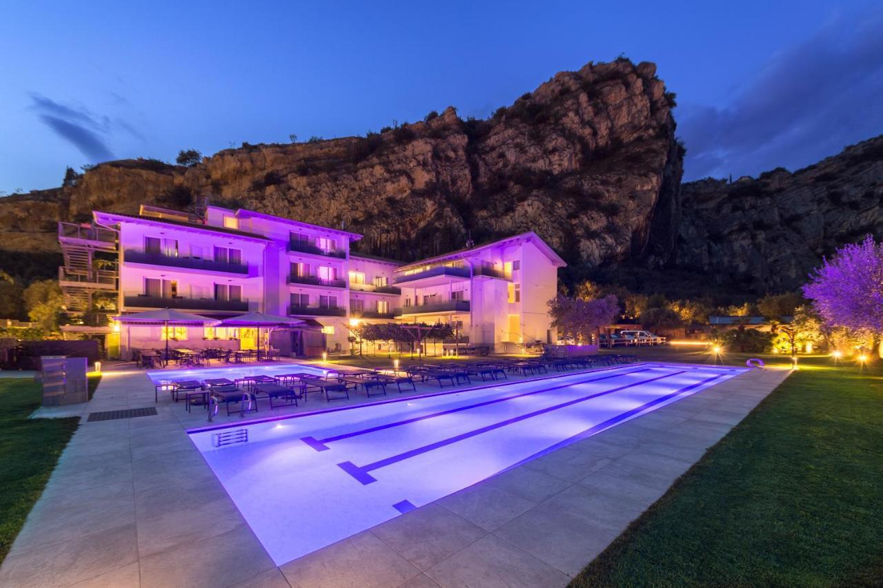 Aktivhotel Santalucia Torbole Sul Garda Luaran gambar