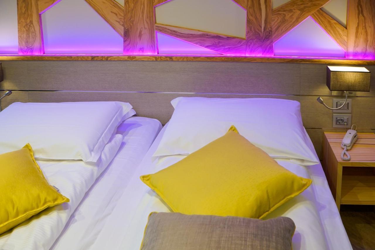 Aktivhotel Santalucia Torbole Sul Garda Luaran gambar