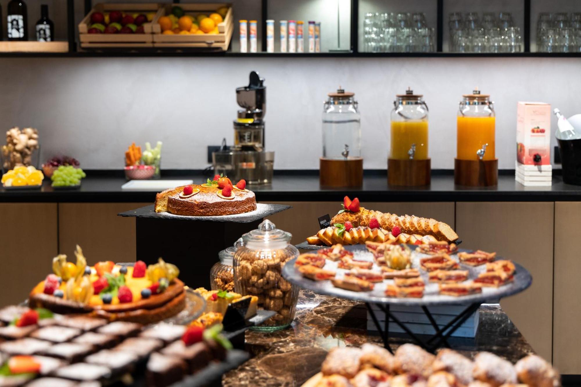 Aktivhotel Santalucia Torbole Sul Garda Luaran gambar